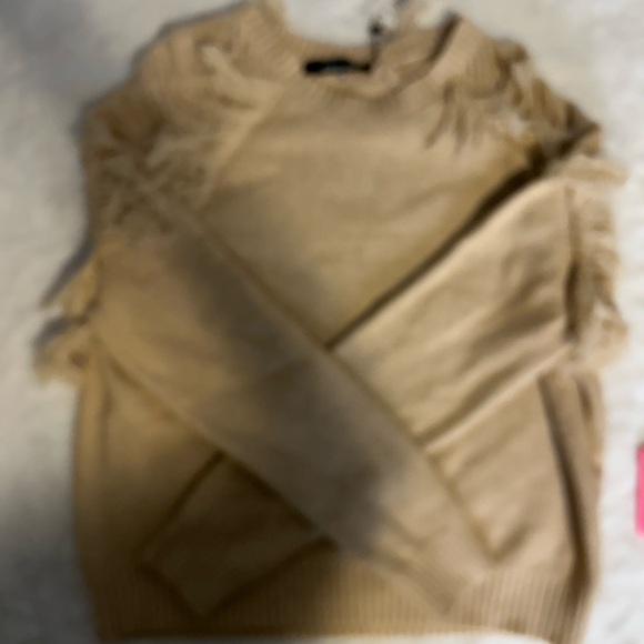 Sugar Lipz Women’s cream sweater NWT fringe soft MEDIUM - Picture 7 of 8